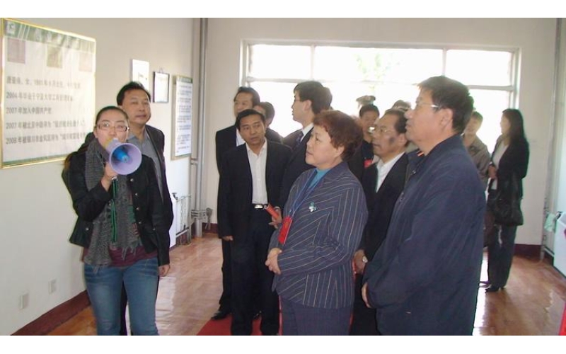 全國政協(xié)十一屆委員會委員、第六屆全國人大代表洪梅香蒞臨公司指導工作
